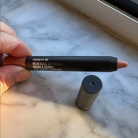 Promise Me Velvetease Lip Pencil - New and Unused! - Picture 2 of 3